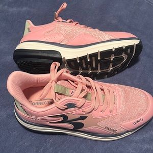 Gdefy by Gravity Defyer Shoes